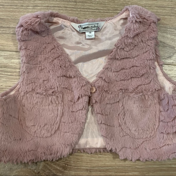 Faux Fur Vest - Picture 1 of 1